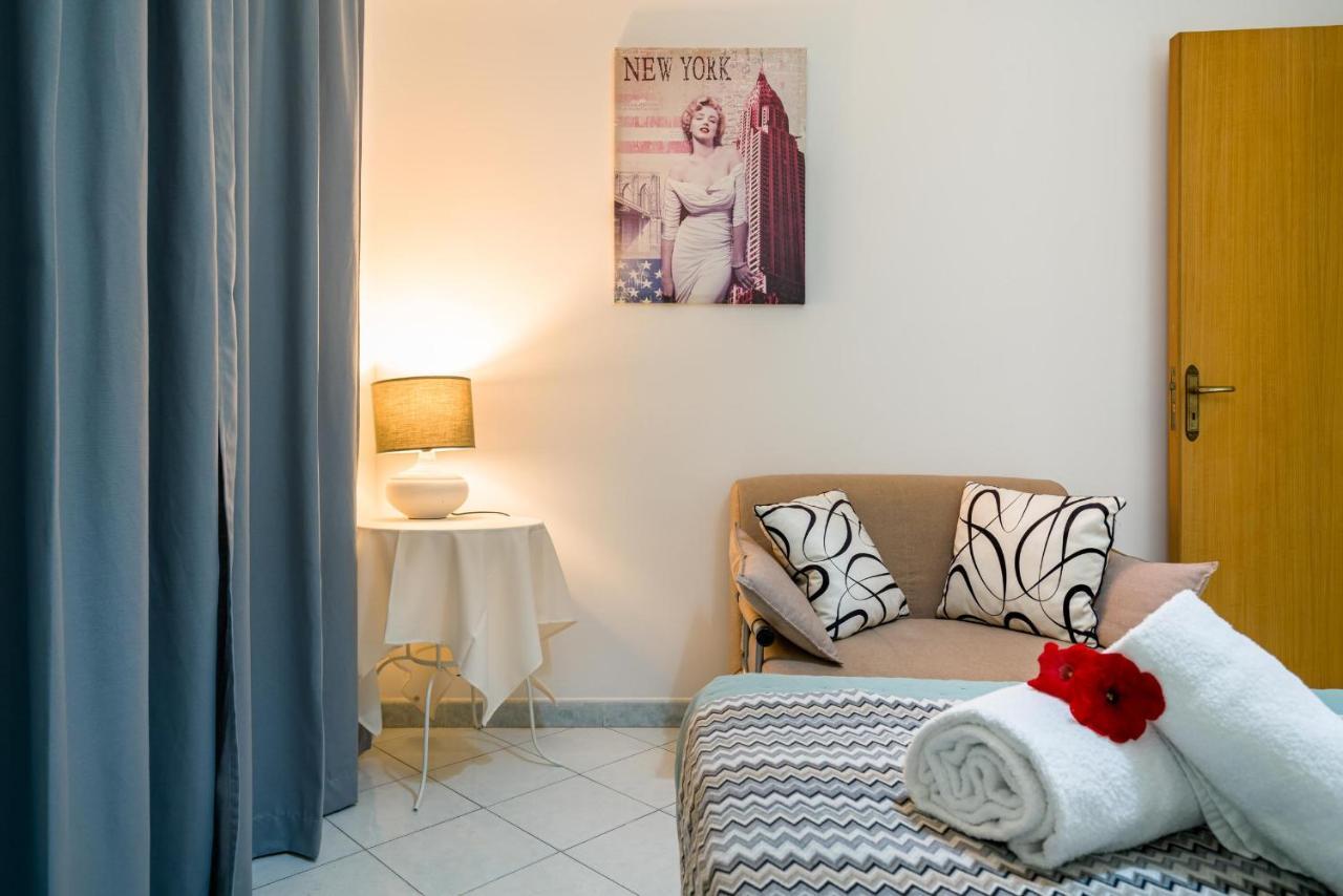 Ferienwohnung Loft Baia Di Letojanni Exterior foto